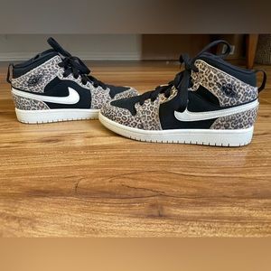 2019 Air Jordan 1 Mid SE GS 'Leopard' 2y